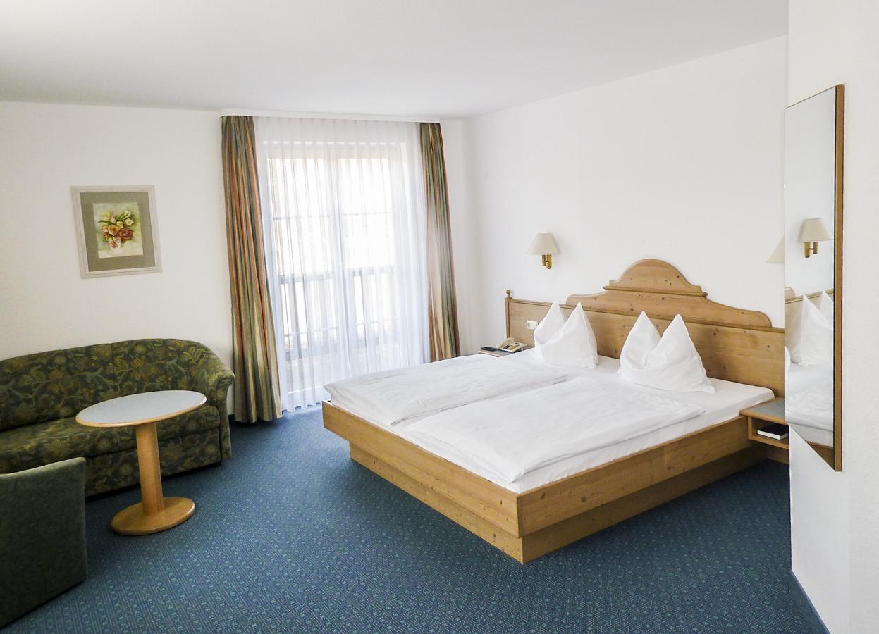 Hotel Zur Werra Шмалькальден Экстерьер фото